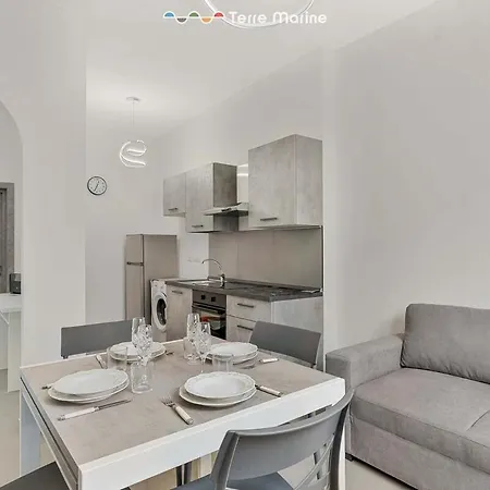 Апартаменты Alba House, Terre Marine *